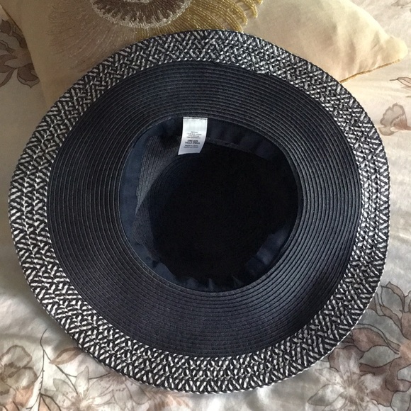 Gorgeous Sun Hat - never worn - Picture 2 of 2